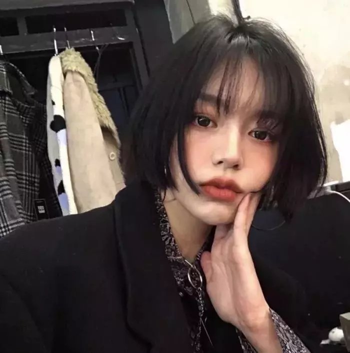 背鸭子的男孩